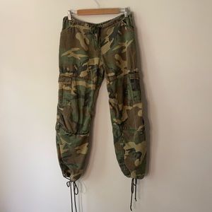 Camo cargo pants size XS